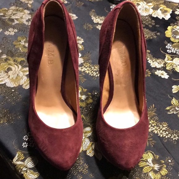 L.A.M.B Burgundy Suede Pumps - Picture 2 of 12